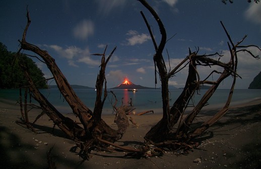 Anak Krakatau en erupción
